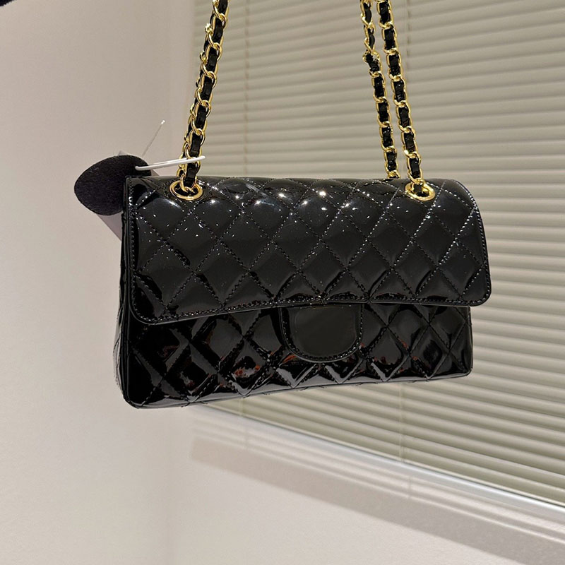 CC Bags Luxury Brand Shoulder Bags Women Vintage Large Capacity Classic Flap Shoulder Bag Patent Leather Diamond Lattice Leather Crossbody W, Black
CC Bags Luxury Brand Shoulder Bags Women Vintage Large Capacity Classic Flap Shoulder Bag Patent Leather Diamond Lattice Leather Crossbody W, Black