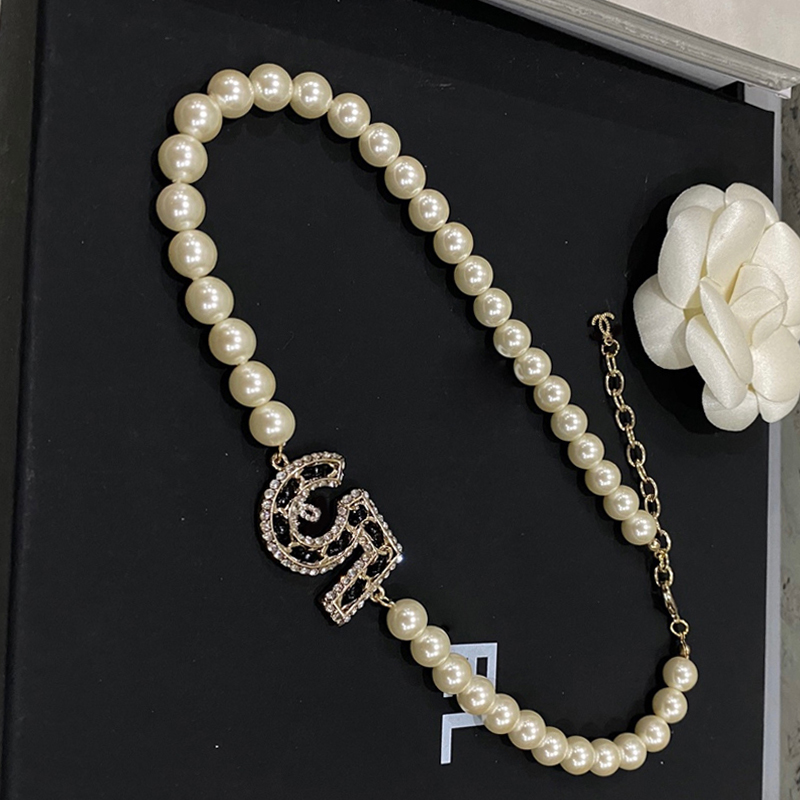 Classic Crystal Letter NO5 Pearl Chain Necklace Women Girl Beaded Pearls Necklaces for Gift Party