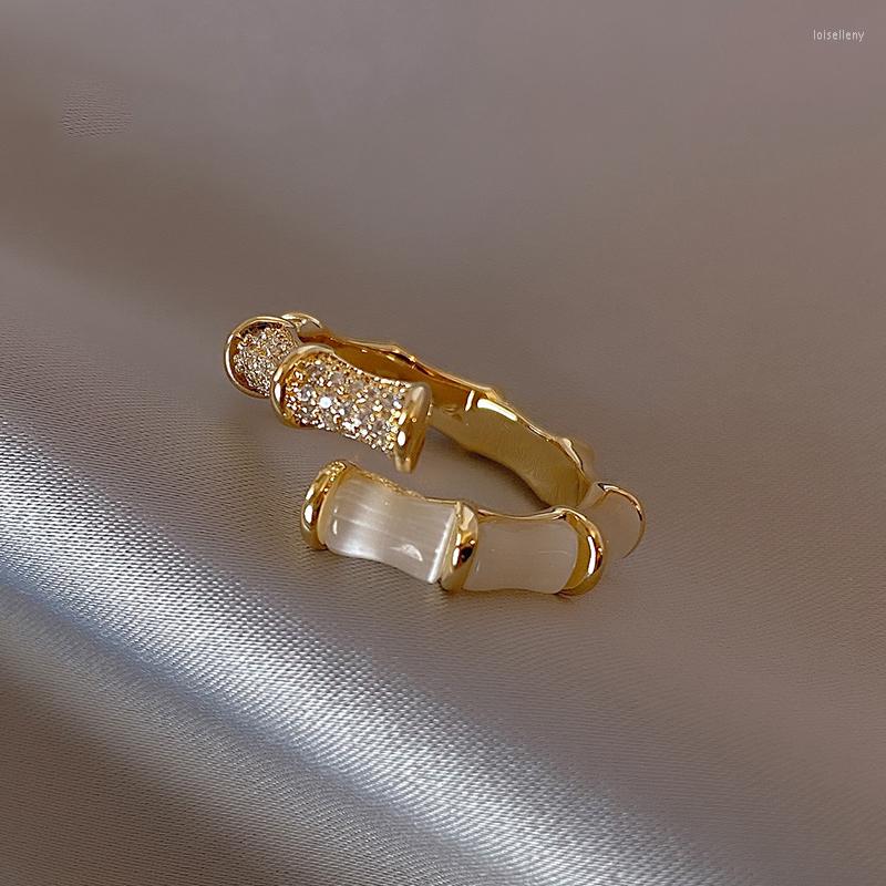 Cluster Rings Design Opals Bamboo Shape Gold Adjustable Open Korean Fashion Jewelry Party Luxury Accessory For Woman Girls Gift
Cluster Rings Design Opals Bamboo Shape Gold Adjustable Open Korean Fashion Jewelry Party Luxury Accessory For Woman Girls Gift