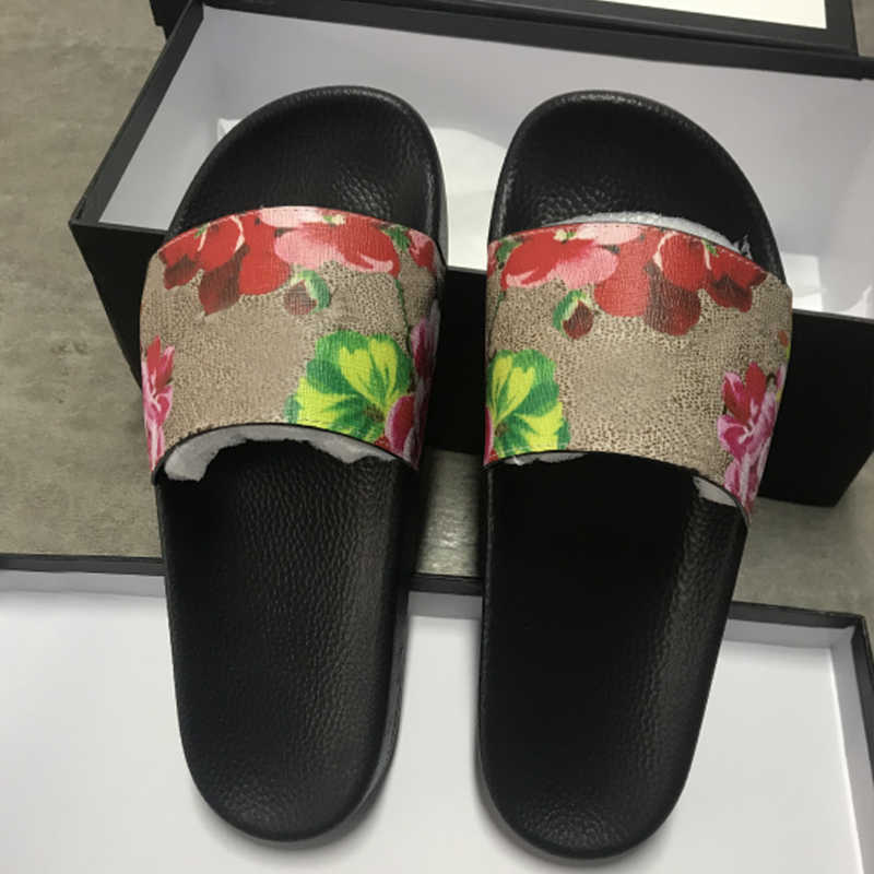 Women Designer Slippers Rubber Slides Sandal Flat Blooms Strawberry Slipper Green Red White Web Fashion Mens Sliders Beach Flip Flops Flower Slide With Box NO010
Women Designer Slippers Rubber Slides Sandal Flat Blooms Strawberry Slipper Green Red White Web Fashion Mens Sliders Beach Flip Flops Flower Slide With Box NO010