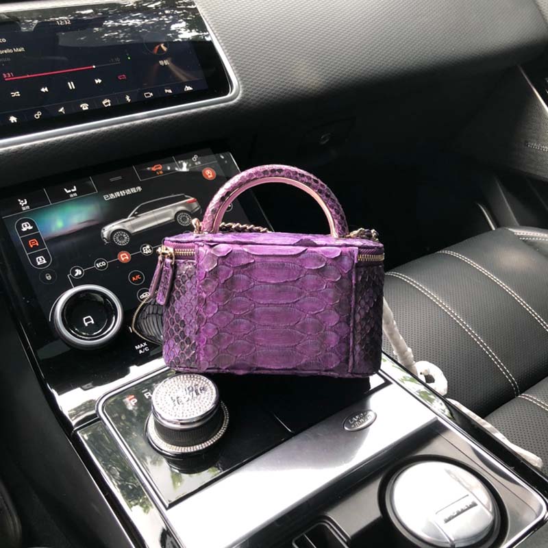 AAAAA Designer bags handbag tote bag Women Fashion Classic Cross body Luxuries Genuine Leather Animal Print Serpentine Capacity size fragrance cosmetic bag, Black
AAAAA Designer bags handbag tote bag Women Fashion Classic Cross body Luxuries Genuine Leather Animal Print Serpentine Capacity size fragrance cosmetic bag, Black