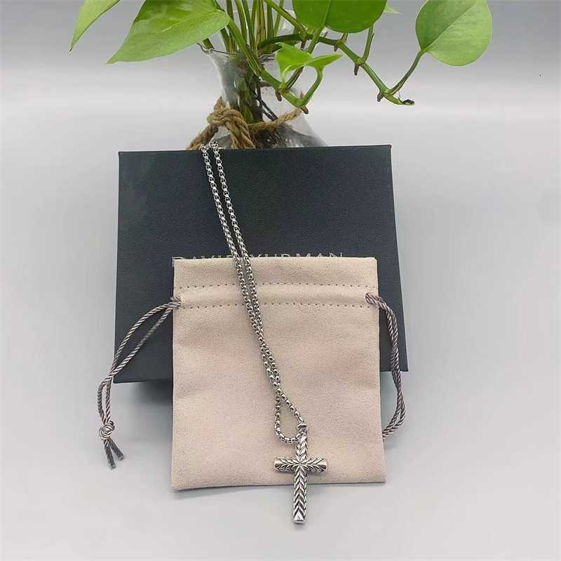 Luxury Charm Cross Necklace for Men Fashion Gold Color Designers Hip Hop Cool Pendent with Chain Jewelry Gifts
Luxury Charm Cross Necklace for Men Fashion Gold Color Designers Hip Hop Cool Pendent with Chain Jewelry Gifts