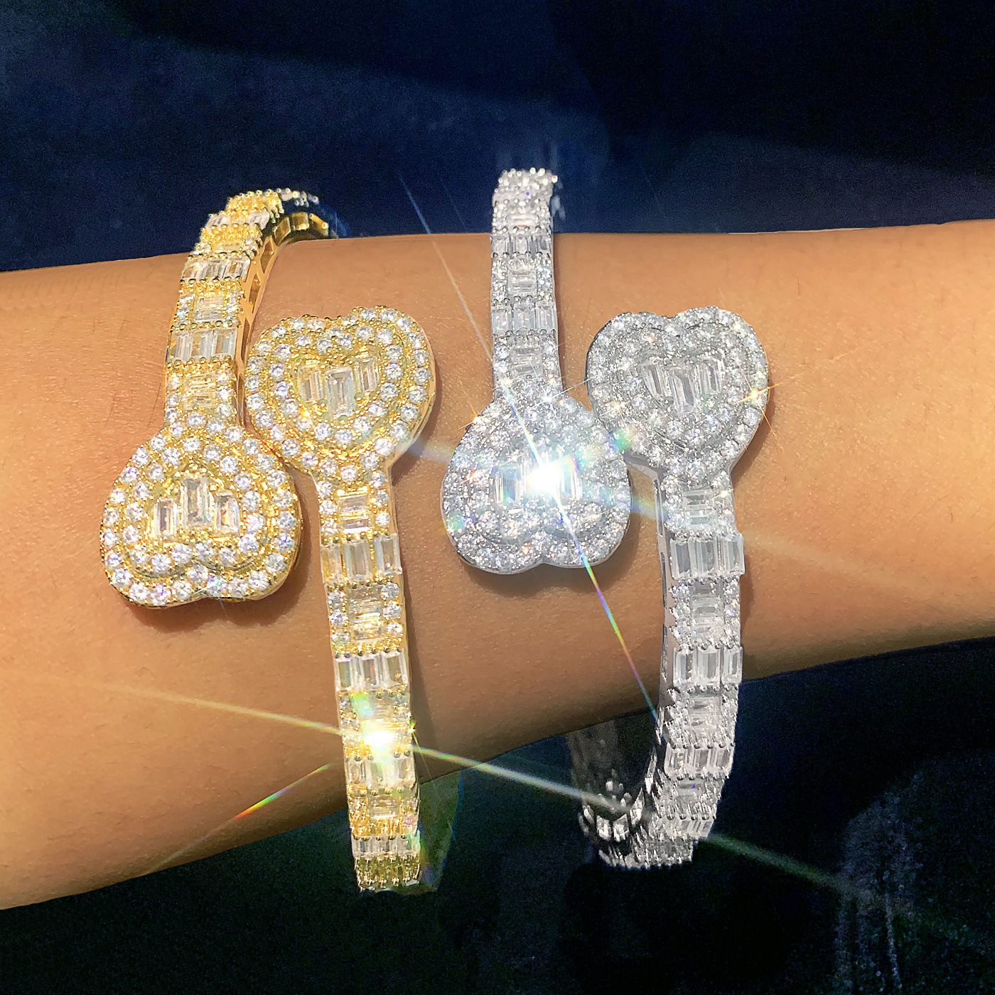 New Trendy Men Women Bracelets Bangles Yellow White Gold Plated Bling CZ Heart Bracelet Bangles for Wedding Party Nice Gift
New Trendy Men Women Bracelets Bangles Yellow White Gold Plated Bling CZ Heart Bracelet Bangles for Wedding Party Nice Gift