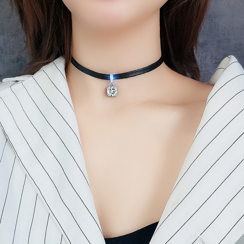 Chokers Glitter Zircon Geometric Pendant Choker Sexy Black Leather Short Necklace for Women Temperament Aesthetic Jewelry Accessories 230103