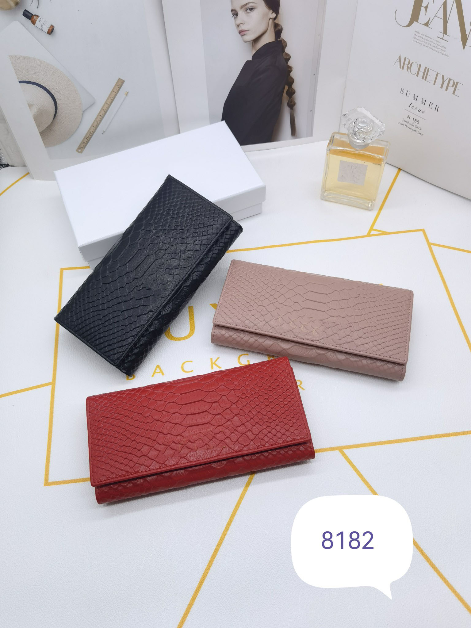 C8182 wallet Card Holder Women Genuine Leather caviar Classic long flap wallet Zippy Coin Purse Bag purses designer woman handbag key pouch, Red
C8182 wallet Card Holder Women Genuine Leather caviar Classic long flap wallet Zippy Coin Purse Bag purses designer woman handbag key pouch, Red