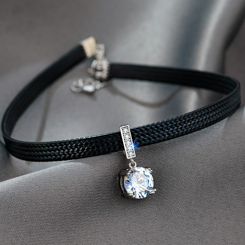 Chokers Glitter Zircon Geometric Pendant Choker Sexy Black Leather Short Necklace for Women Temperament Aesthetic Jewelry Accessories 230103
