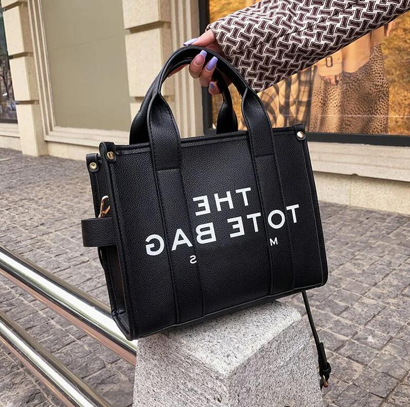 Famous Designer Bags The Tote Bag Fashion Luxury Women Crossbody Purse Multi Pochette Handbags PU Leather Purses Shoulder Casual Square Handbag Totes Bags, Customize
Famous Designer Bags The Tote Bag Fashion Luxury Women Crossbody Purse Multi Pochette Handbags PU Leather Purses Shoulder Casual Square Handbag Totes Bags, Customize