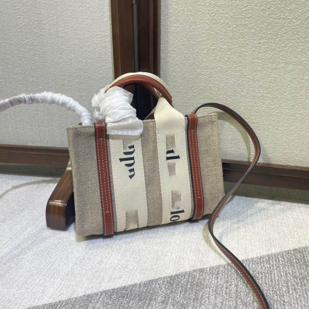 Wooden mini tote bag famous fashion cowhide canvas ribbon shoulder bag totess cross-zip minis totes
Wooden mini tote bag famous fashion cowhide canvas ribbon shoulder bag totess cross-zip minis totes