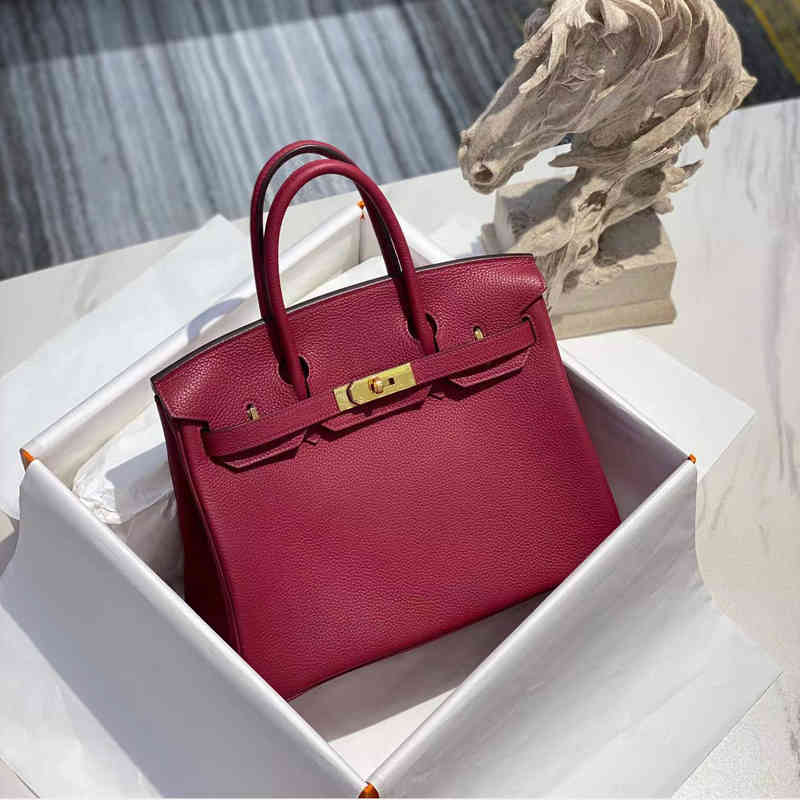 Designers bags luxurys womens handbags purses 2023 shoulder crossbody messenger cowhide Genuine real leather fashion gold Large tote graceful clutch Bag
Designers bags luxurys womens handbags purses 2023 shoulder crossbody messenger cowhide Genuine real leather fashion gold Large tote graceful clutch Bag