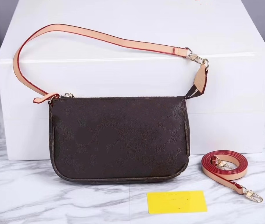 Designer bags Luxury brand Handbag Classical Printing Keychain wallet Crossbody bag Womens Messenger bag Banquet Shopping Wedding Leisure Business Package, Clear
Designer bags Luxury brand Handbag Classical Printing Keychain wallet Crossbody bag Womens Messenger bag Banquet Shopping Wedding Leisure Business Package, Clear
