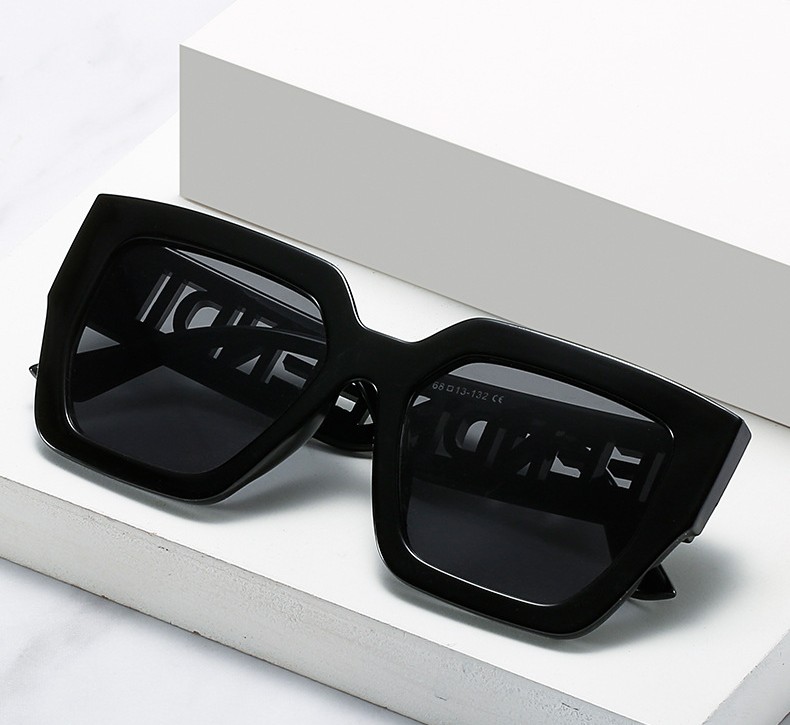 classic db eyewear square hollowed out color retro sunglass designer jewelry unisex millionaire sunglasses womens round frame sun glasses men luxury lens lunette
classic db eyewear square hollowed out color retro sunglass designer jewelry unisex millionaire sunglasses womens round frame sun glasses men luxury lens lunette