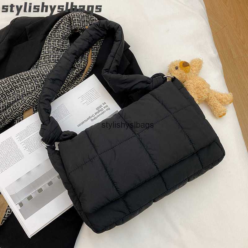 Shoulder Bags Winter Overlarge Cotton Women Shoulder Bag Nylon Quilted Crossbody Bag Designer Down Padded Messenger Bags for Women Big Tote 010423H, Orange
Shoulder Bags Winter Overlarge Cotton Women Shoulder Bag Nylon Quilted Crossbody Bag Designer Down Padded Messenger Bags for Women Big Tote 010423H, Orange
