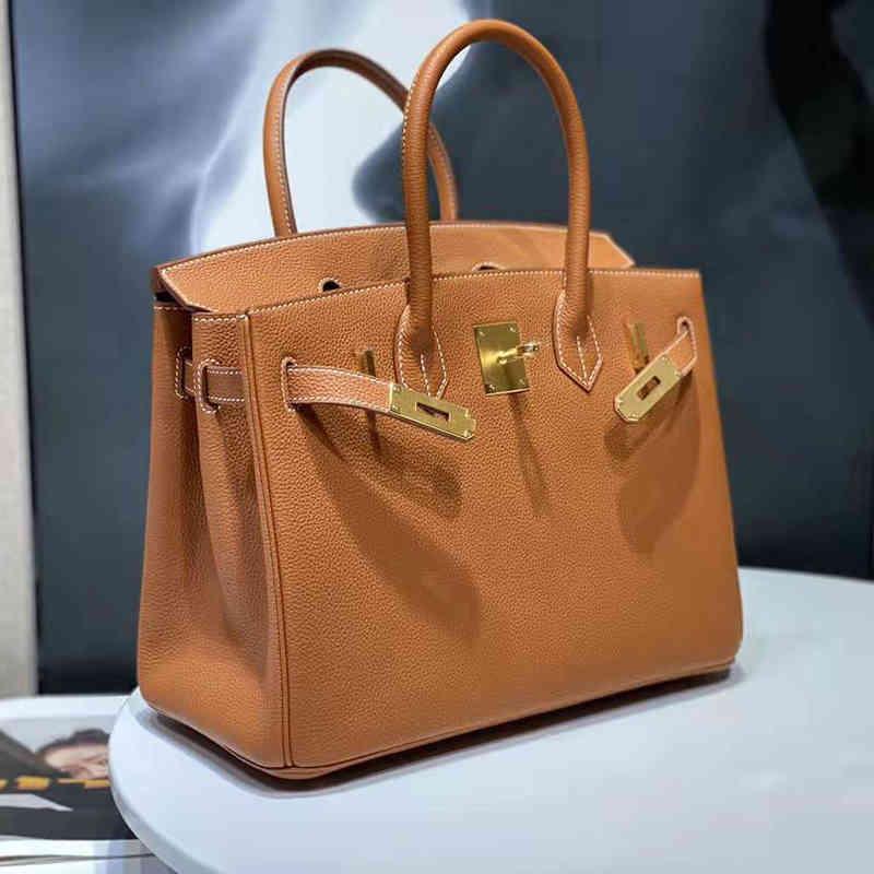 Designers bags luxurys womens handbags purses 2023 shoulder crossbody messenger cowhide Genuine real leather fashion gold Large tote
Designers bags luxurys womens handbags purses 2023 shoulder crossbody messenger cowhide Genuine real leather fashion gold Large tote