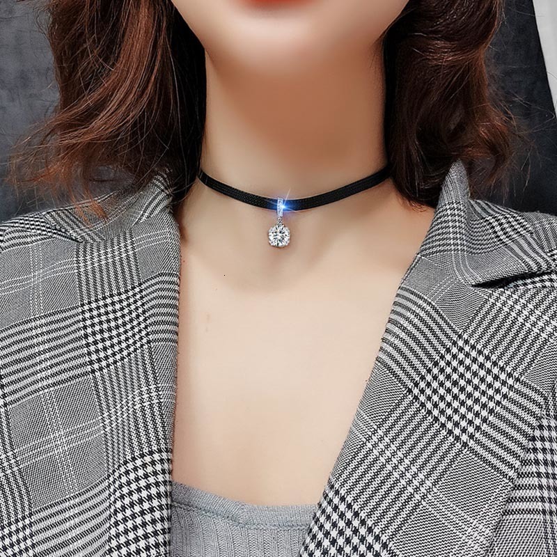 Chokers Glitter Zircon Geometric Pendant Choker Sexy Black Leather Short Necklace for Women Temperament Aesthetic Jewelry Accessories 230103