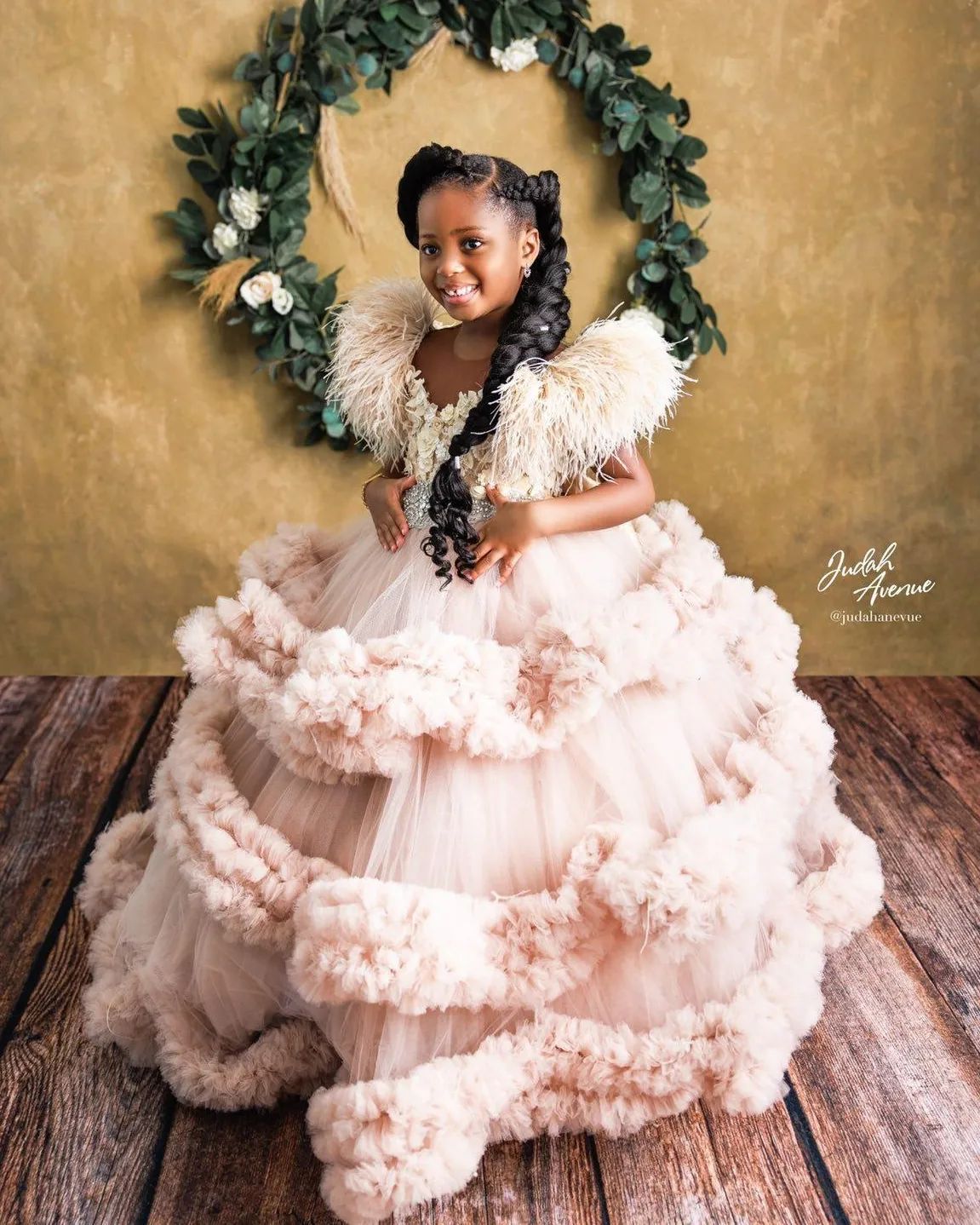 Blush Pink Feahter Girl Pageant Dress Tiered Flower Girls Dresses for Wedding Kids Ruffles Party Birthday Gowns for Photoshoot