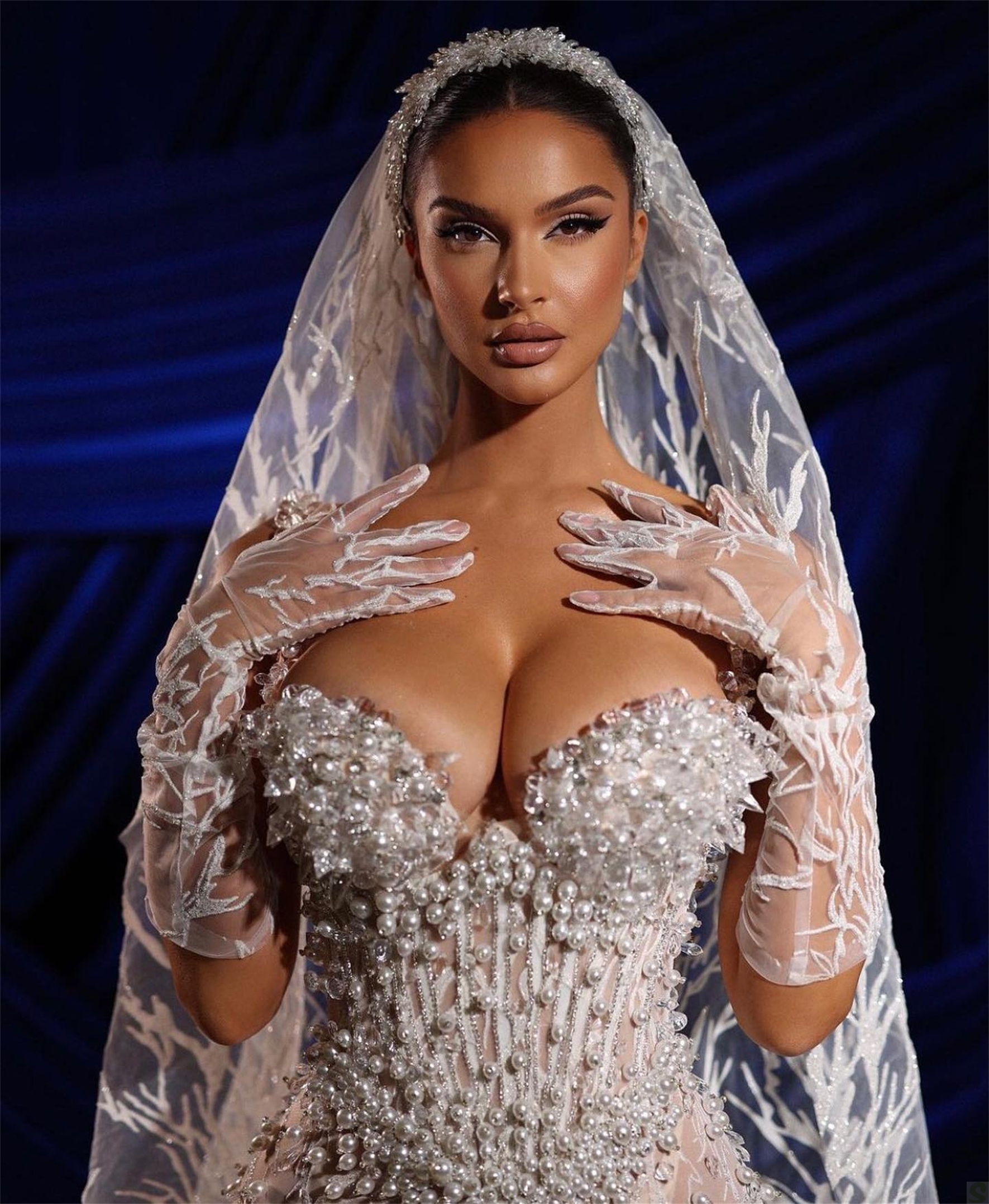 Mermaid Wedding Dresses Spaghetti Straps Crystals Beads Beading Appliques Lace Bridal Gowns Custom Made Lace-Up Back Sweep Train Vestidos De Novia