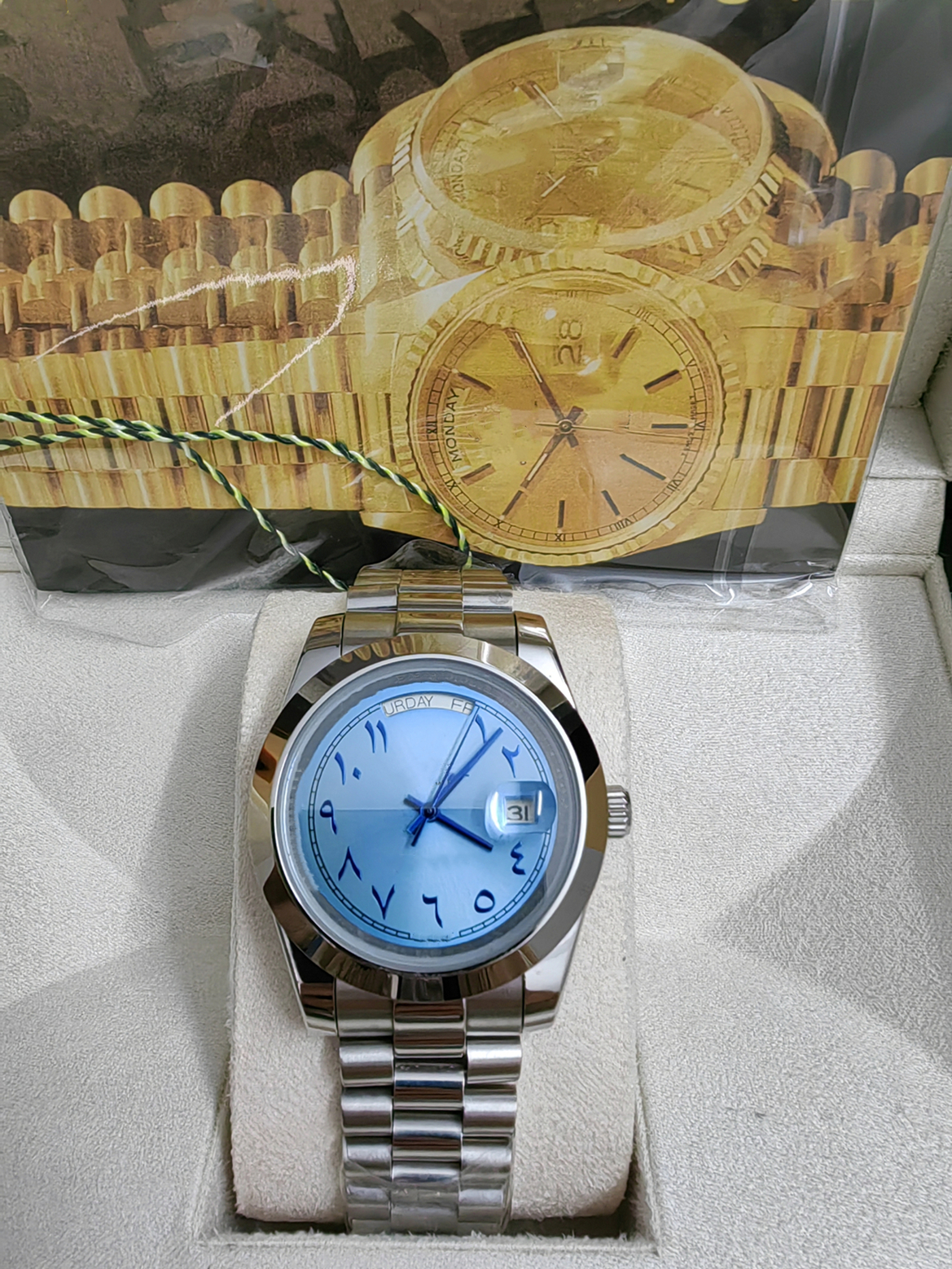 With original box High-Quality Luxury Men Watch 41mm Day-Date Ice Blue Arabic Rare Dial Automatic Fashion Roman Numerals Watch Folding 2813 Mechanical Watches 2023, Style 12
With original box High-Quality Luxury Men Watch 41mm Day-Date Ice Blue Arabic Rare Dial Automatic Fashion Roman Numerals Watch Folding 2813 Mechanical Watches 2023, Style 12