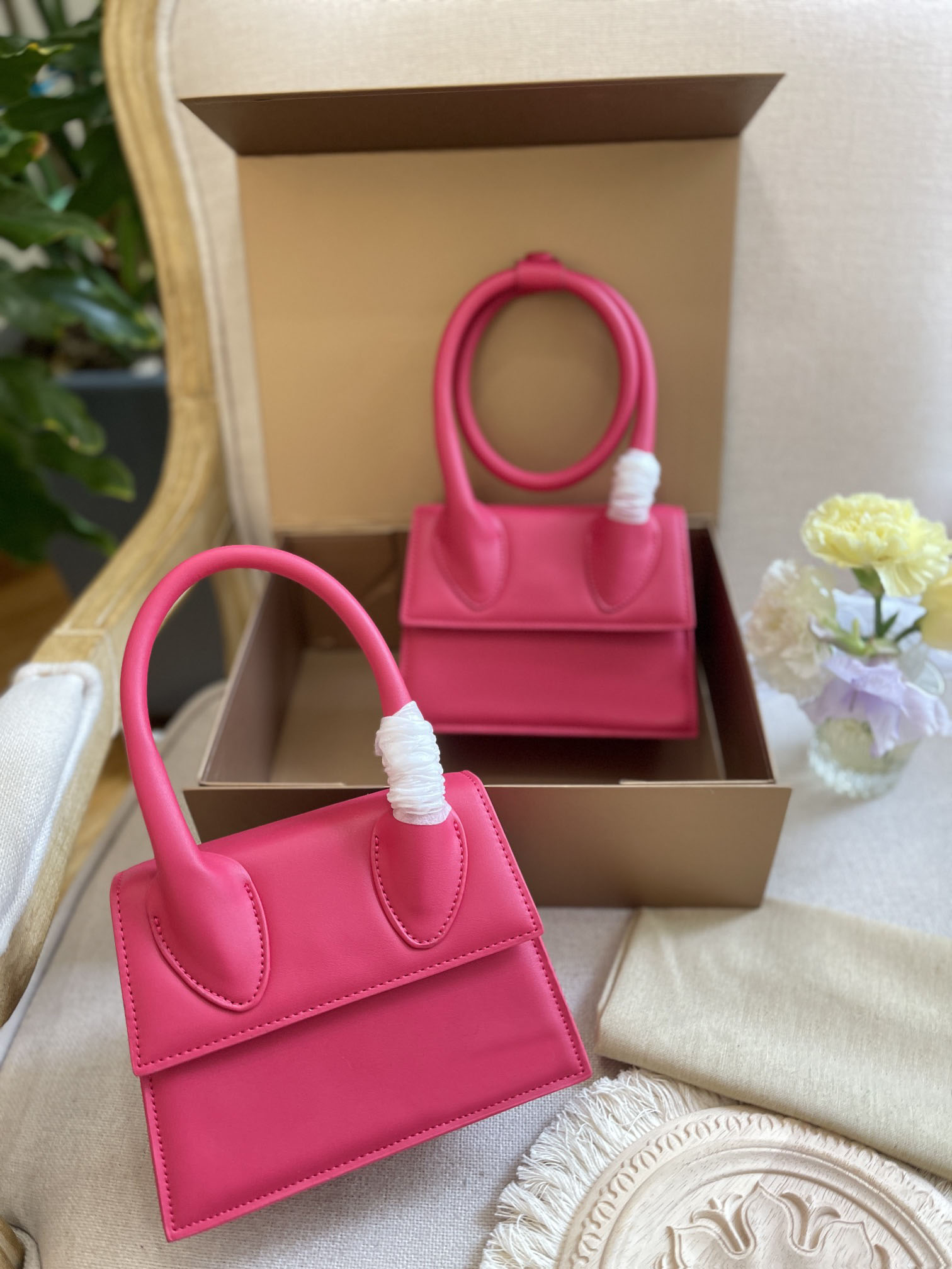 Fashion Luxury Bags Jac Brand Handbags Designer Top Handle Shoulder Bag Mini Lady Tote Bags Rolled carry Crossbody Clutch Sac Black Purse Classic Logo Jacque Wallet, 24cm pink single handle
Fashion Luxury Bags Jac Brand Handbags Designer Top Handle Shoulder Bag Mini Lady Tote Bags Rolled carry Crossbody Clutch Sac Black Purse Classic Logo Jacque Wallet, 24cm pink single handle