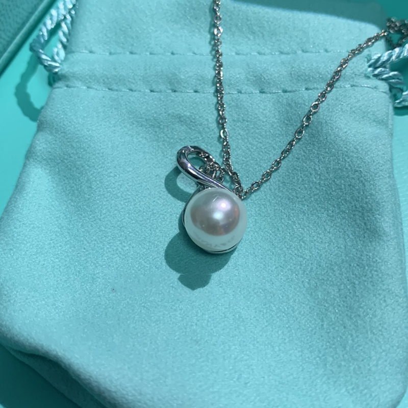 Necklace Designers luxurys necklaces Pearl inlay design Fashion styles jewelry casual style Christmas jewelrys temperament versatile very nice
Necklace Designers luxurys necklaces Pearl inlay design Fashion styles jewelry casual style Christmas jewelrys temperament versatile very nice