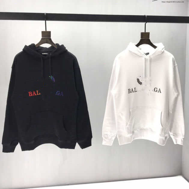 Designer Luxury new velvet European Fashion Paris B home Classic color ear print hoodie men and women Hooded Coat
Designer Luxury new velvet European Fashion Paris B home Classic color ear print hoodie men and women Hooded Coat