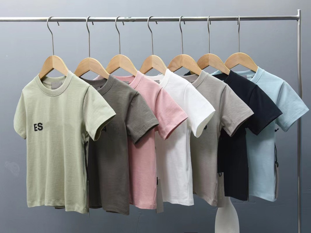 Kids Designer ESS T shirts Baby Clothing Boys Girls Clothes essentials Summer Luxury Tshirts Children youth Outfits Short Sleeve tee
Kids Designer ESS T shirts Baby Clothing Boys Girls Clothes essentials Summer Luxury Tshirts Children youth Outfits Short Sleeve tee