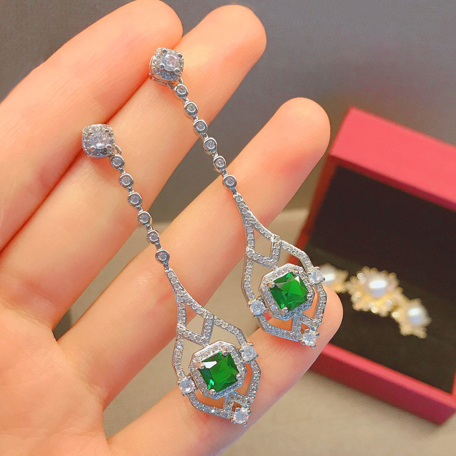 Charm RUZZALLATI Vintage Antique Lab Emerald Jewelry Silver Color Hollow Design Long Drop Earring for Women Dangler Gift 230105