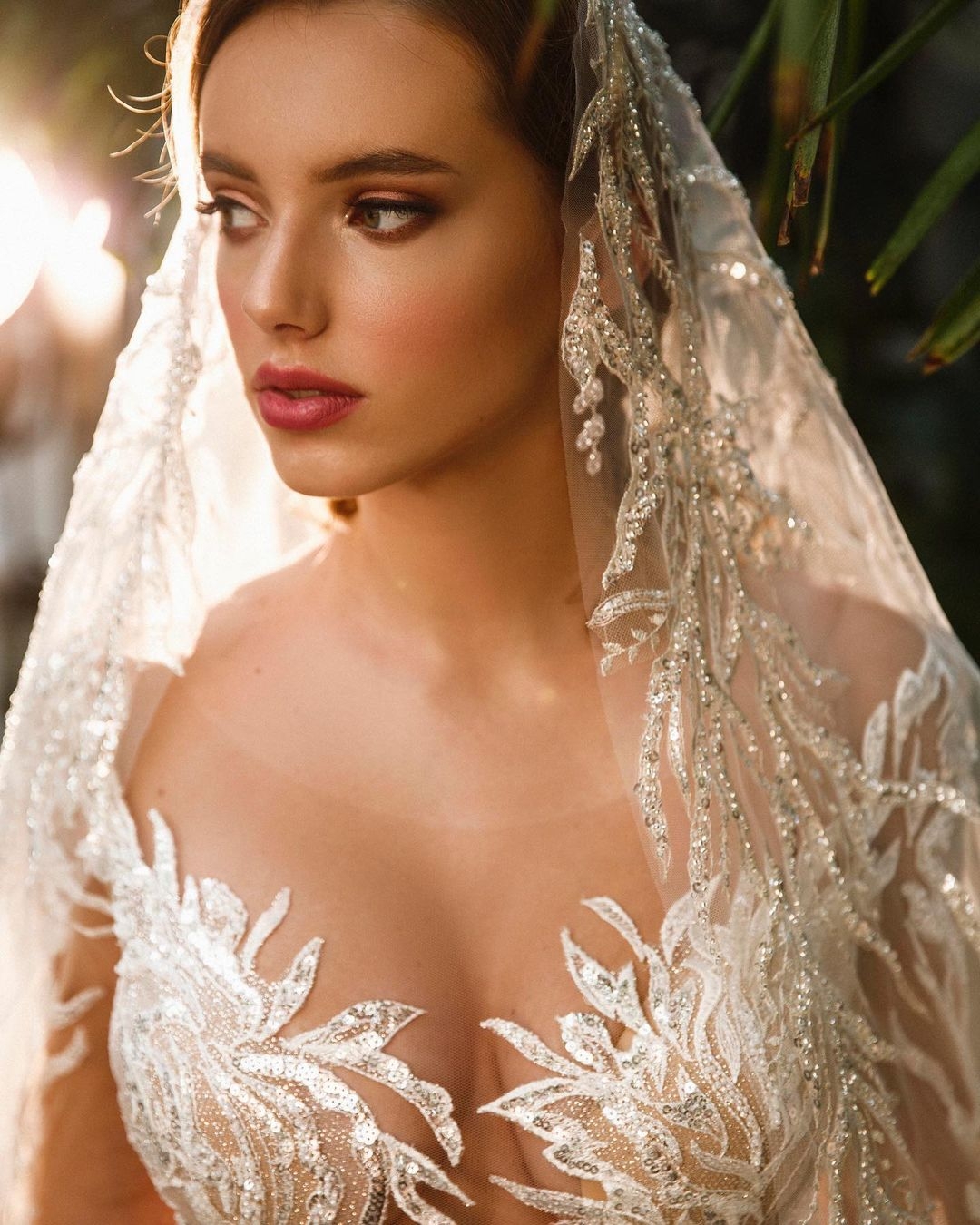 Elegant A-line Wedding Dresses Bateau Long Sleeves with Applicant and Sequins High Waist Court Gown Custom Made Plus Size Bridal Dress Vestidos De Nov