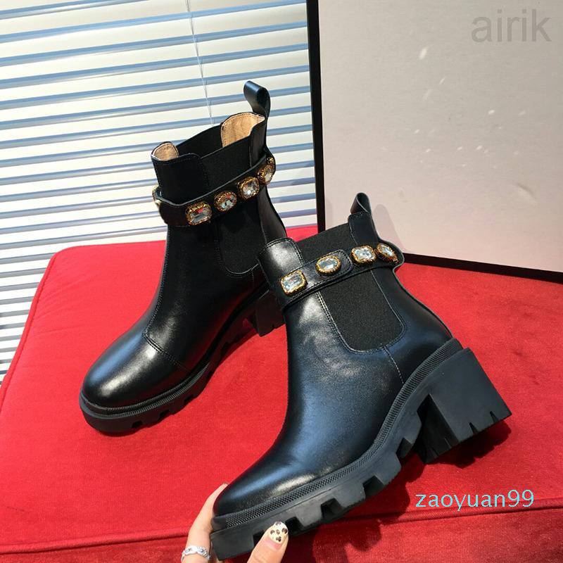 Designer Women Boots Platform Chunky Heel Martin Boot Genuine Leather Shoes Deserts Winter Luxury Buckle Ankle Shoe size 35-42
Designer Women Boots Platform Chunky Heel Martin Boot Genuine Leather Shoes Deserts Winter Luxury Buckle Ankle Shoe size 35-42