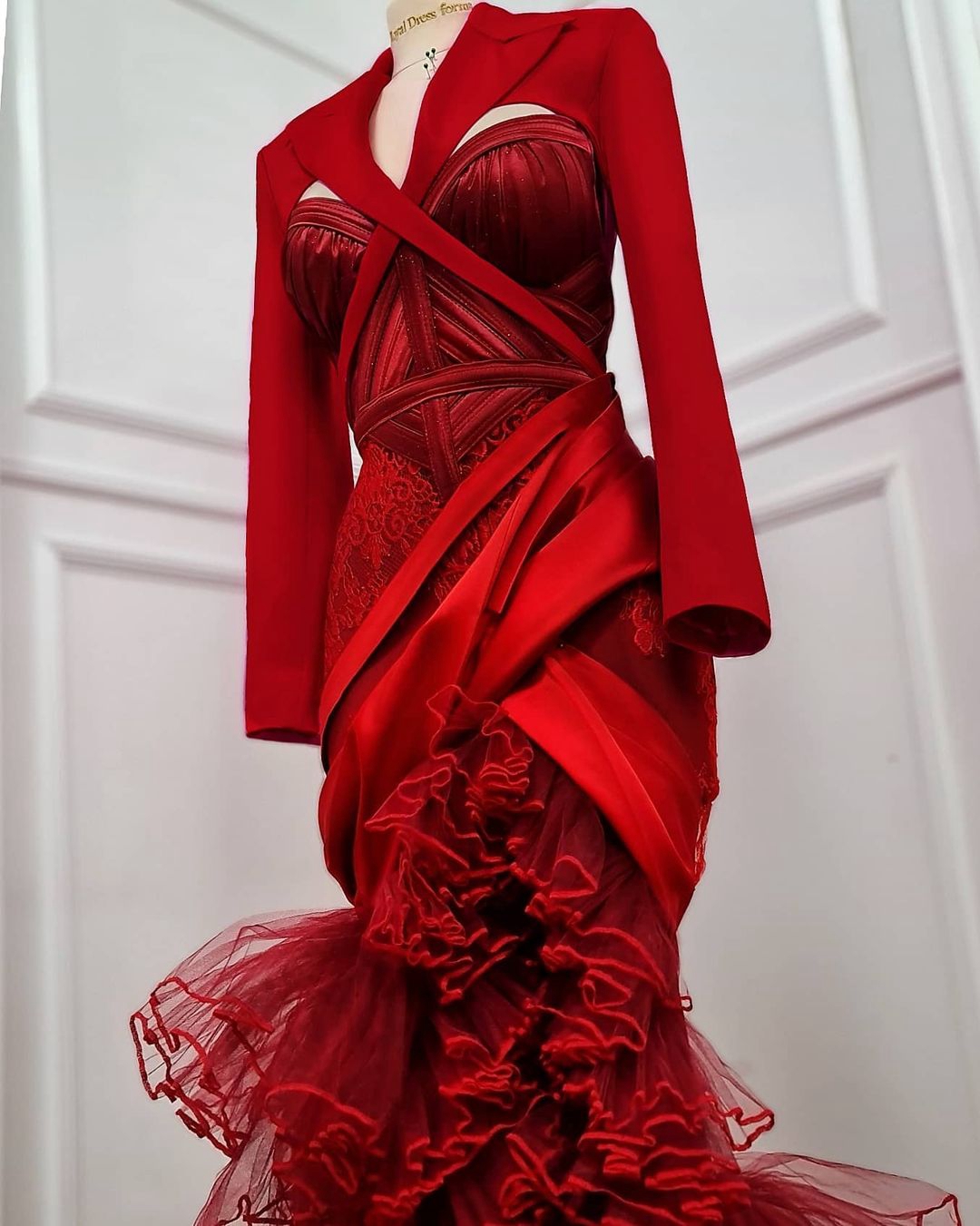 Modern Red Fishtail Evening Dresses Satin Long Sleeves Tulle Ruffles Tiered Skirt Mermaid runway Prom celebrity Dresses
