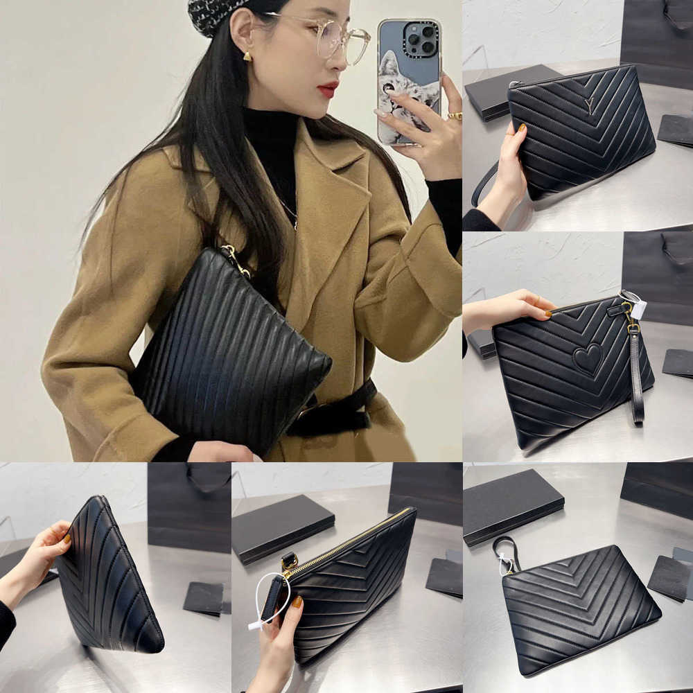 NEW Ylogo Clutch Bags Y-type Heart Designer Bag Shoulder Designers Handbag Women Leather Messenger Bags Luxury Stripes Crossbody Bags Female Black Purse 221220, Black1
NEW Ylogo Clutch Bags Y-type Heart Designer Bag Shoulder Designers Handbag Women Leather Messenger Bags Luxury Stripes Crossbody Bags Female Black Purse 221220, Black1