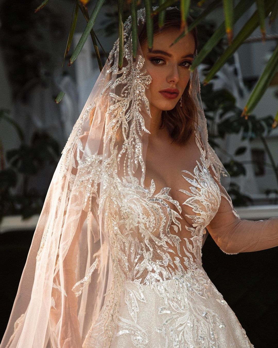 Elegant A-line Wedding Dresses Bateau Long Sleeves with Applicant and Sequins High Waist Court Gown Custom Made Plus Size Bridal Dress Vestidos De Nov