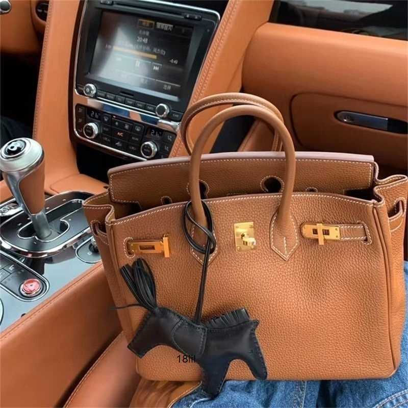 7A Herme Birkin Women's Bags platinum s leather Togo bag litchi pattern Fashion versatile womens buckle hand 25303540cm, Black 25 imported togo calfskin gold
7A Herme Birkin Women's Bags platinum s leather Togo bag litchi pattern Fashion versatile womens buckle hand 25303540cm, Black 25 imported togo calfskin gold