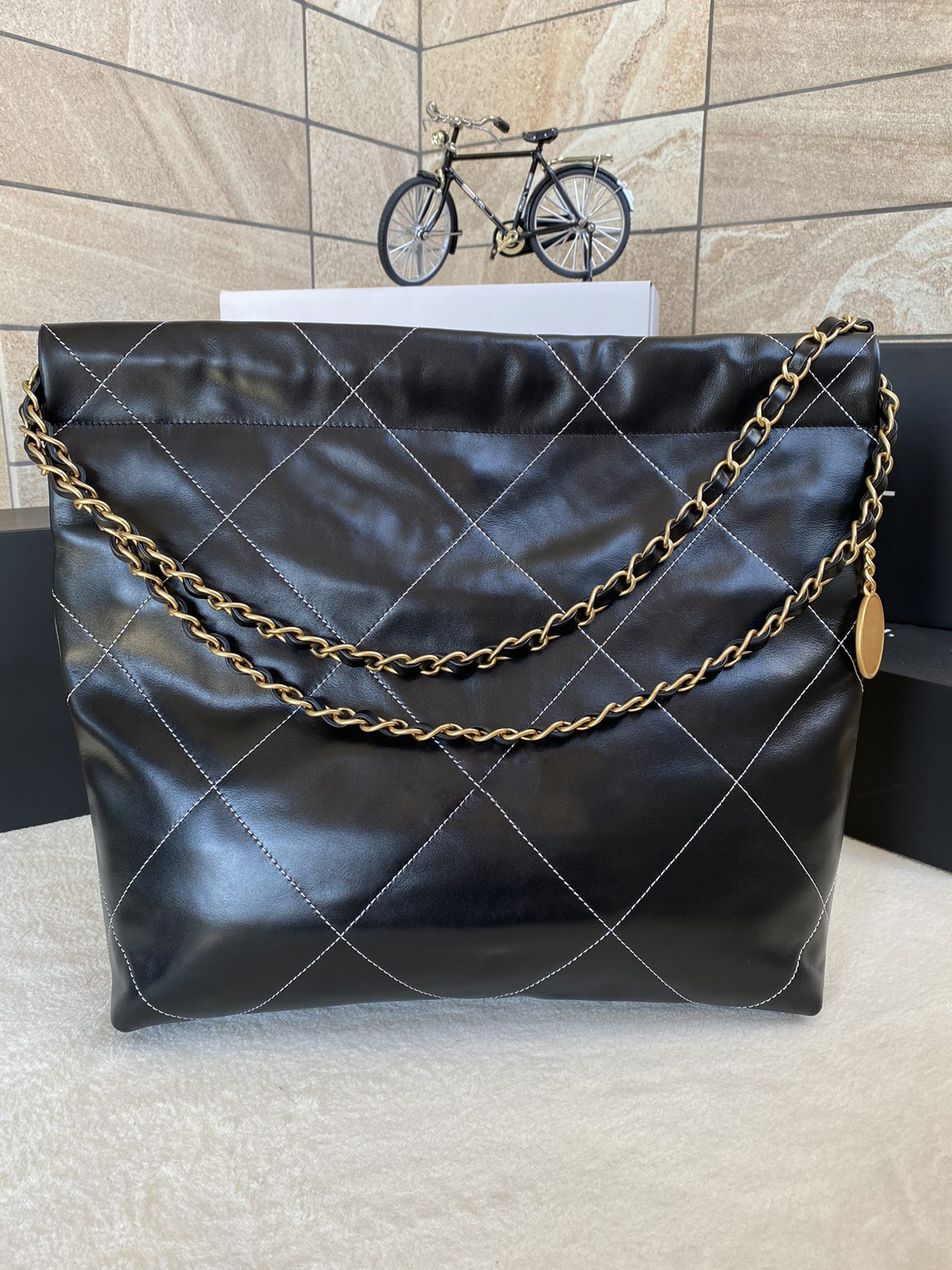Garbage bag Leather Designer Bags Shopping bag Fashion women handbag Luxury Bag Chain shoulder Bright face material large capacity crossbody classic, White
Garbage bag Leather Designer Bags Shopping bag Fashion women handbag Luxury Bag Chain shoulder Bright face material large capacity crossbody classic, White