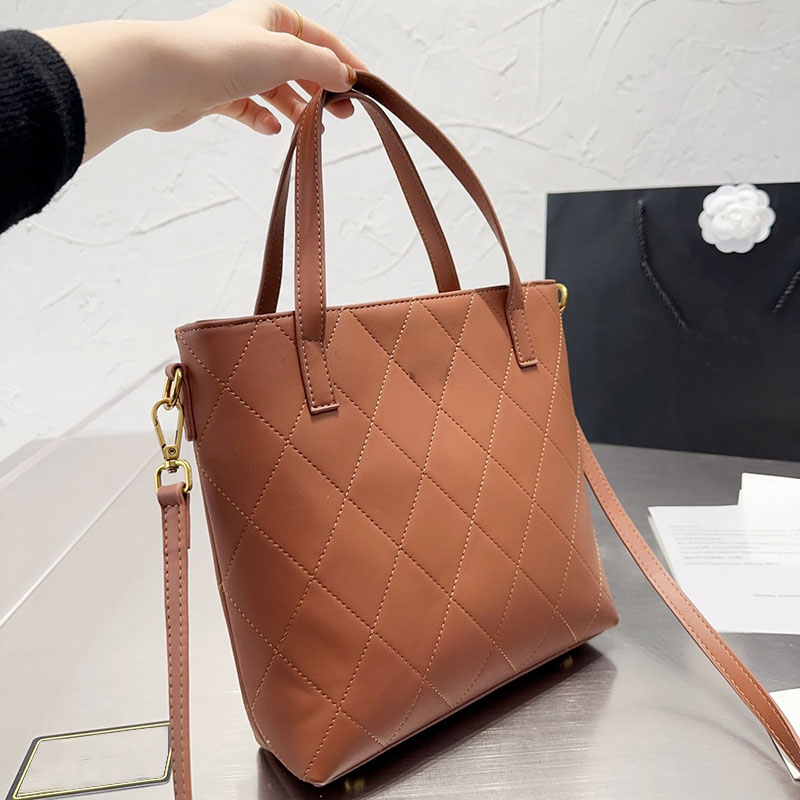 CC Bags Luxury Brand Cross Body Vertical Women Tote Bag Matelasse Leather Classic Clasp Cross Body Vintage Handbag Shoulder Bag Suitcases Ke, Black
CC Bags Luxury Brand Cross Body Vertical Women Tote Bag Matelasse Leather Classic Clasp Cross Body Vintage Handbag Shoulder Bag Suitcases Ke, Black
