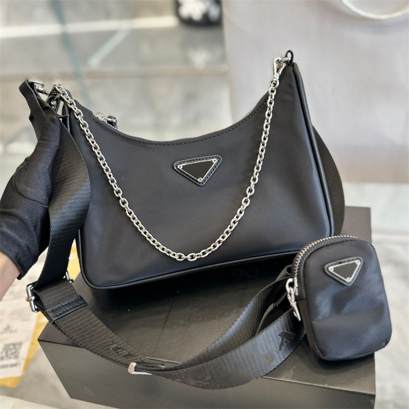 Designer Shoulder Bag Nylon Handbags Women Messenger Shoulder Bags Black Versatile Crossbody Bag Hobo Bags With Mini Coin Purse Re Edition, 22cm
Designer Shoulder Bag Nylon Handbags Women Messenger Shoulder Bags Black Versatile Crossbody Bag Hobo Bags With Mini Coin Purse Re Edition, 22cm
