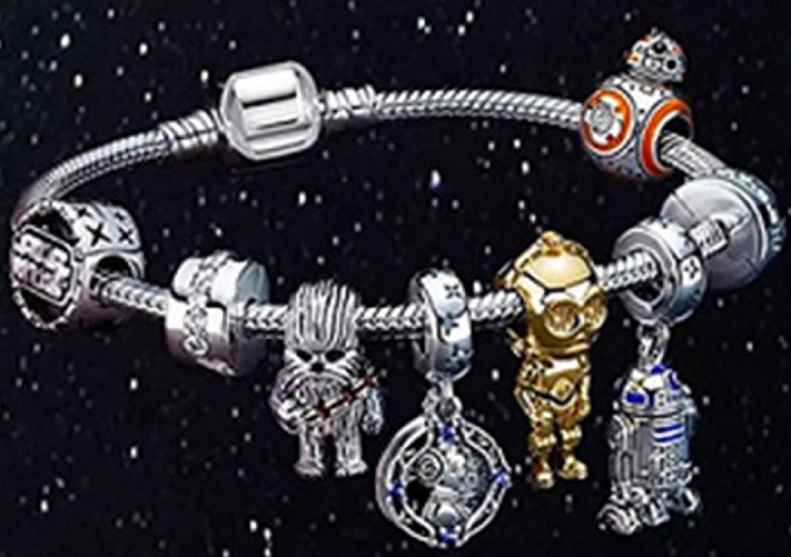 Fashion 925 Sterling Silver Star European Wars Cartoon Charm Beads Robot Dangle Fits Pandora Charm Bracelets Necklace DIY Jewelry
Fashion 925 Sterling Silver Star European Wars Cartoon Charm Beads Robot Dangle Fits Pandora Charm Bracelets Necklace DIY Jewelry
