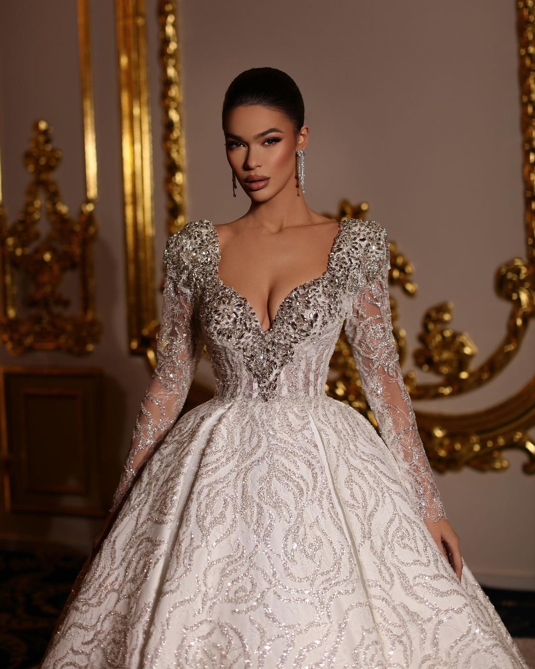 Fashion Wedding Dresses Ball Gowns urious V Neck Full Sleeve Bridal Dress Custom Made Beaded Sequined Lace Gown