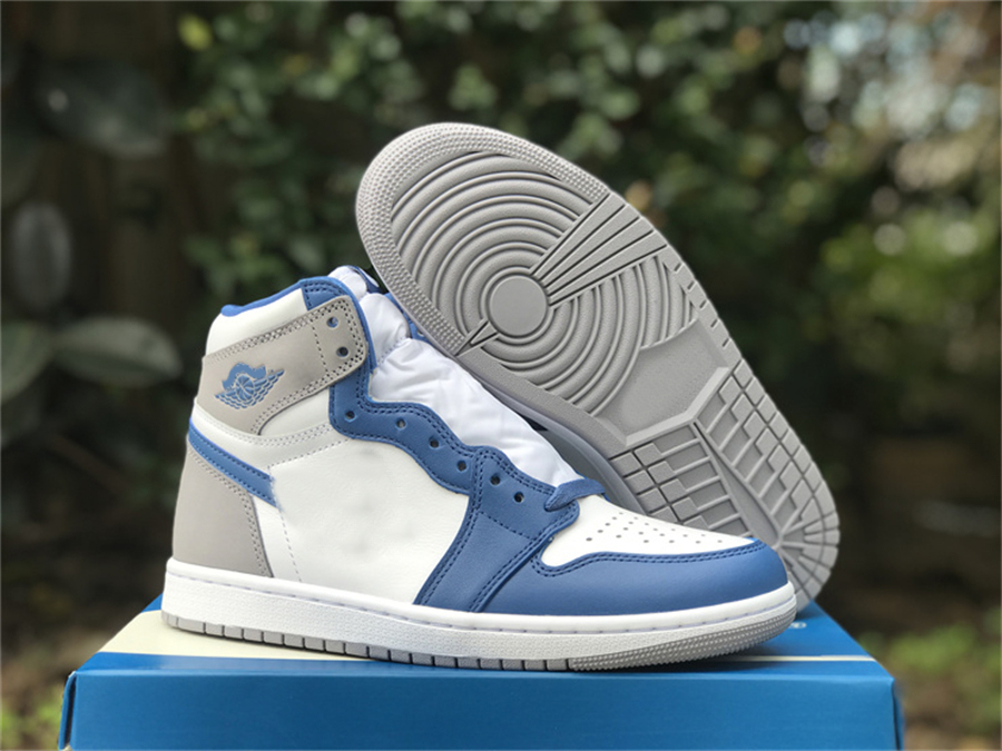 Authentic Shoes High OG 1 1s True Blue Basketball DZ5485-410 Sneakers Trainers For Womens Mens White Cement Grey With Original Box
Authentic Shoes High OG 1 1s True Blue Basketball DZ5485-410 Sneakers Trainers For Womens Mens White Cement Grey With Original Box