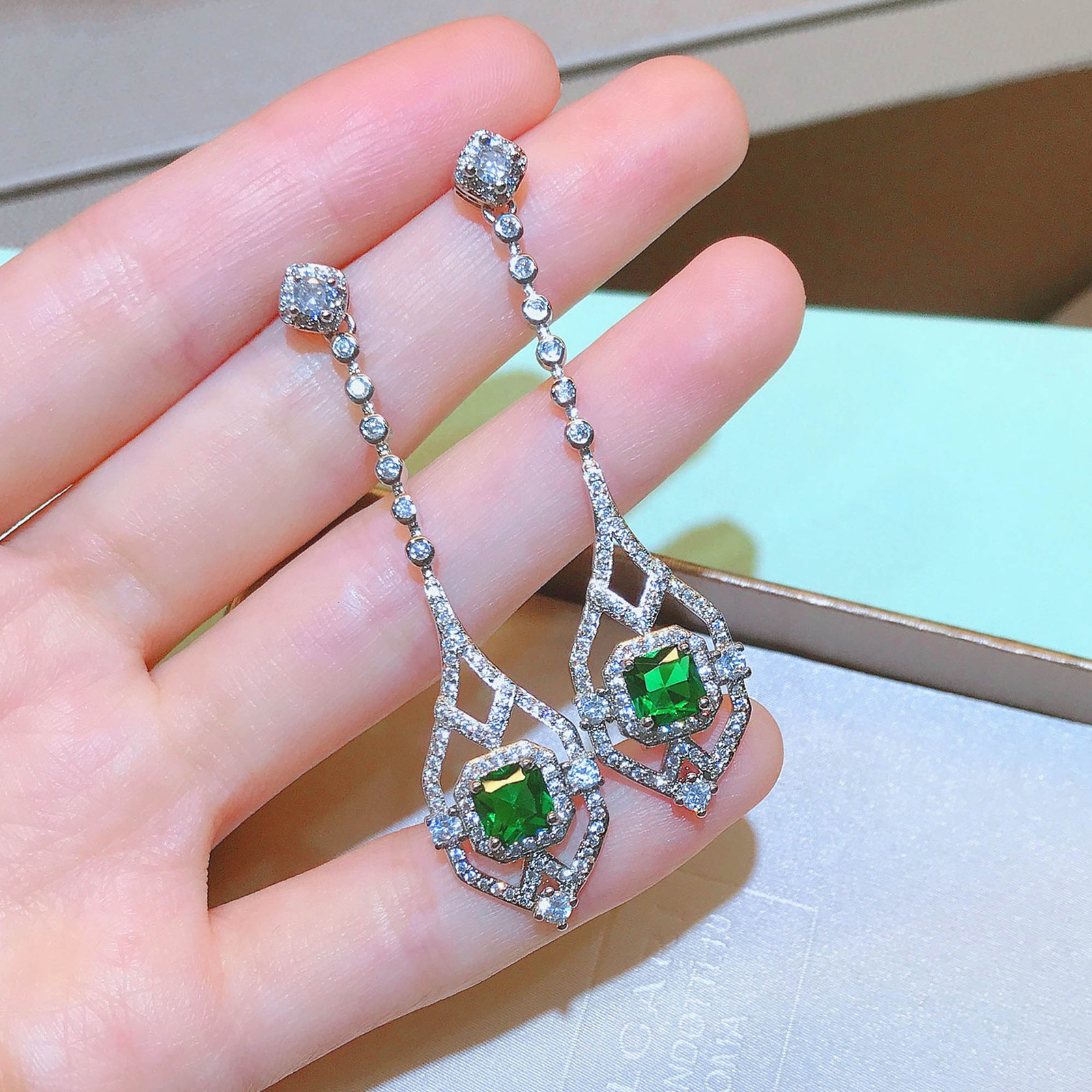 Charm RUZZALLATI Vintage Antique Lab Emerald Jewelry Silver Color Hollow Design Long Drop Earring for Women Dangler Gift 230105