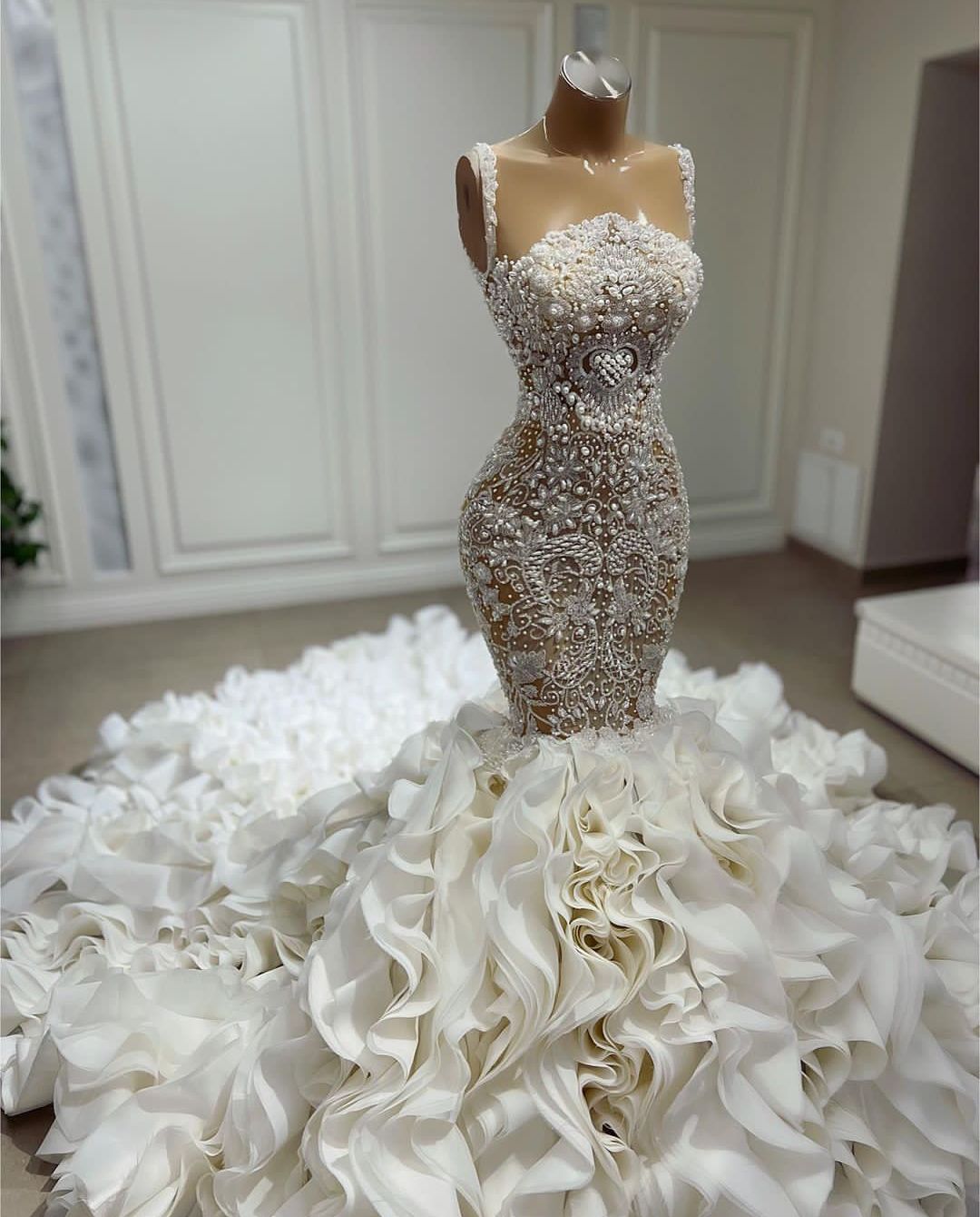 Mermaid Wedding Dresses Sleeveless Bateau Spaghetti Straps 3D Lace Folds Appliques Sequins Beaded Pearls or Length Formal Bridal Gowns abiti da sposa