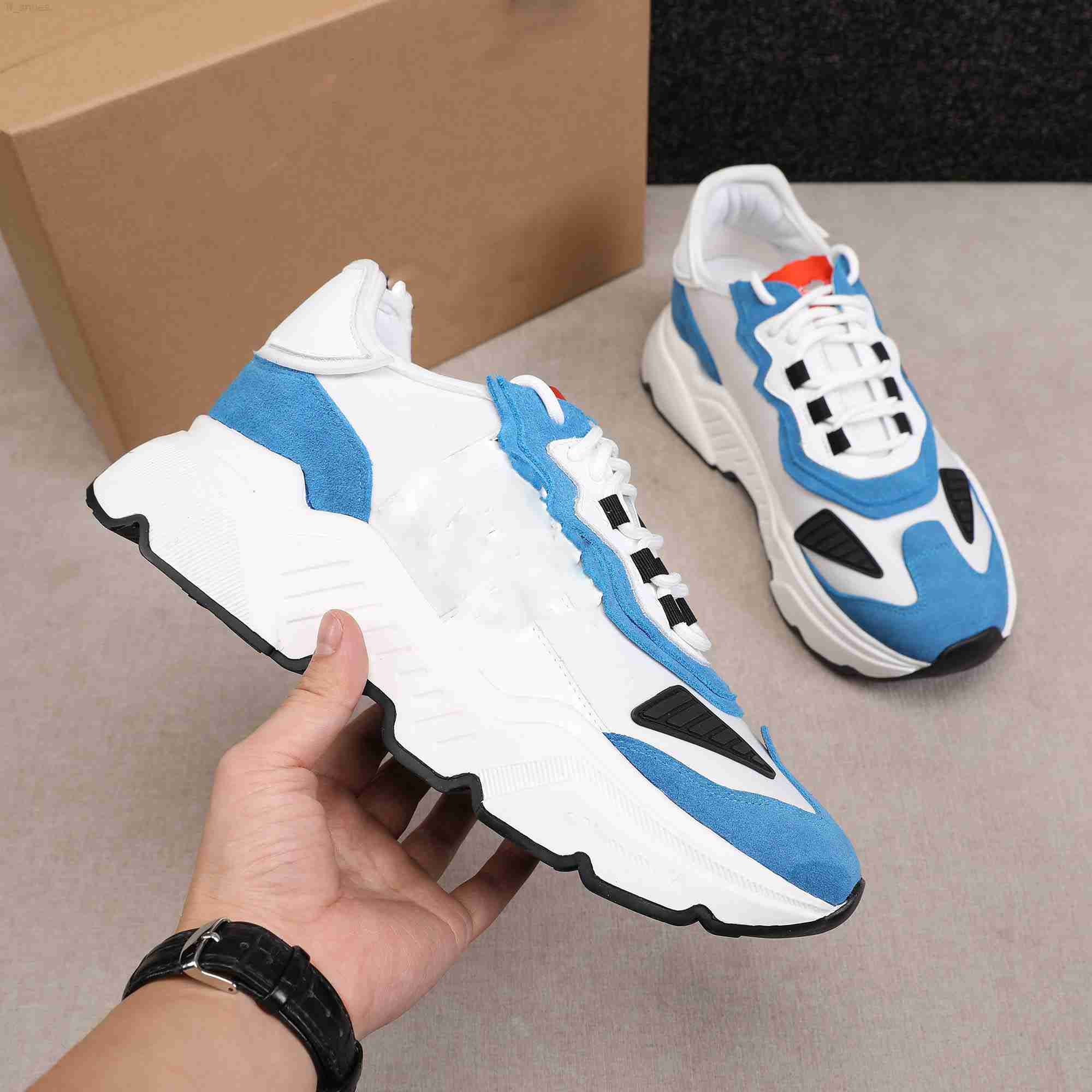 2023 Casual Shoes Running Sneakers Mens Shoe Flats Model White Fashion Trainer Outdoor Thick Bottom Sneaker Outfit Walking Footwears Sneaker
2023 Casual Shoes Running Sneakers Mens Shoe Flats Model White Fashion Trainer Outdoor Thick Bottom Sneaker Outfit Walking Footwears Sneaker