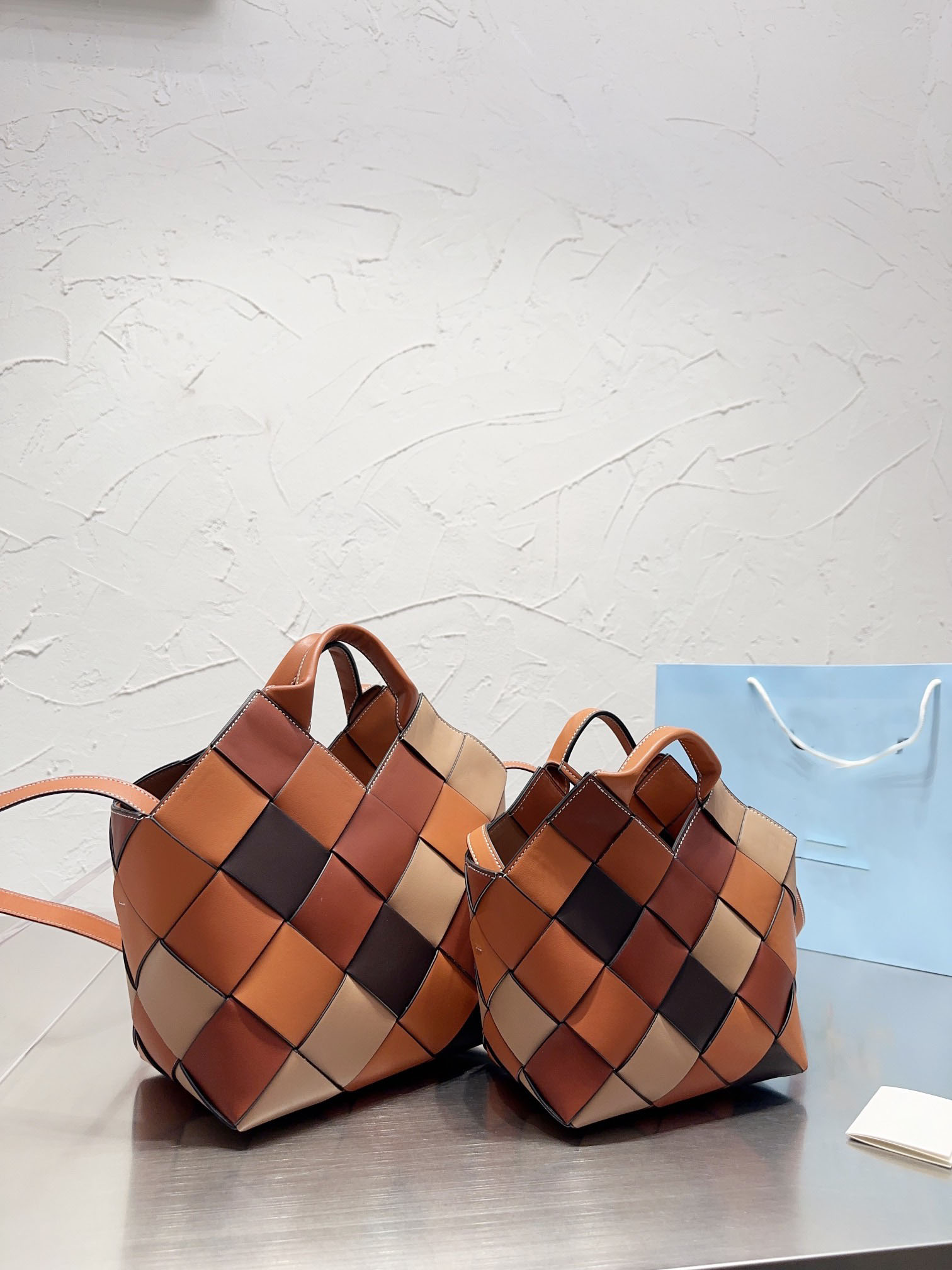 Wholesale Top Luxury Bags Lambskin Handbags Loews Surplus Leather bag women large purse fashion Woven basket designer small tote bage lady beach bags mini shoulder, Multi grey color
Wholesale Top Luxury Bags Lambskin Handbags Loews Surplus Leather bag women large purse fashion Woven basket designer small tote bage lady beach bags mini shoulder, Multi grey color