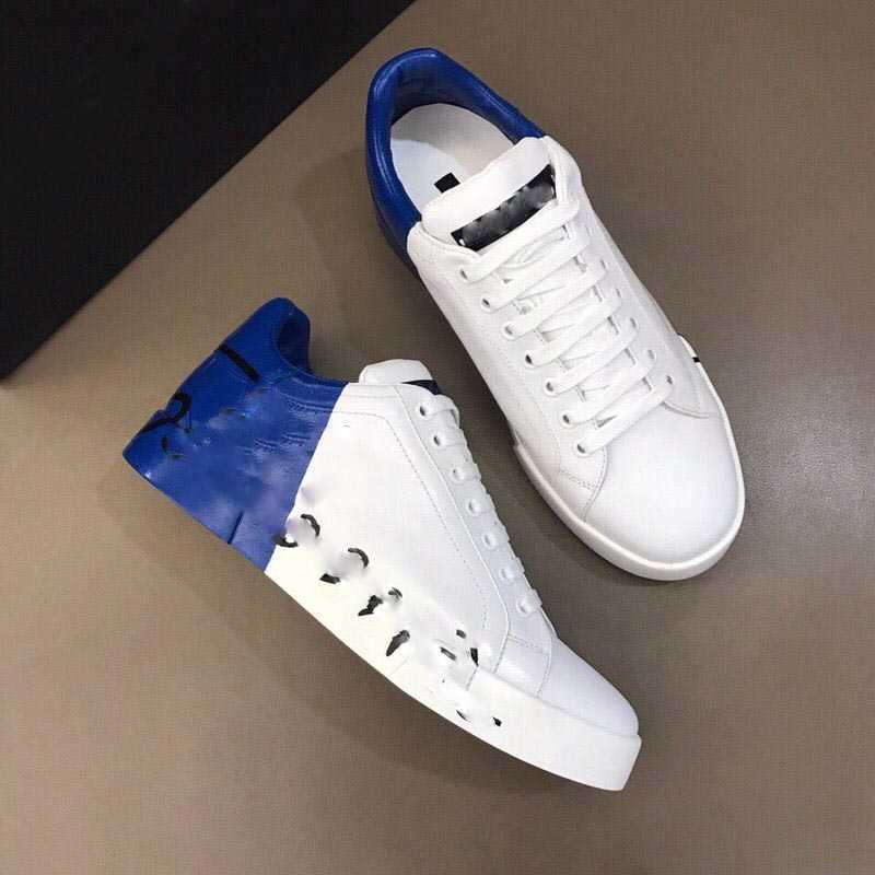 2023 ladies sneakers Top quality Mens leather casual shoes Platforms Print pattern couple fashion personality wild sports shoe
2023 ladies sneakers Top quality Mens leather casual shoes Platforms Print pattern couple fashion personality wild sports shoe