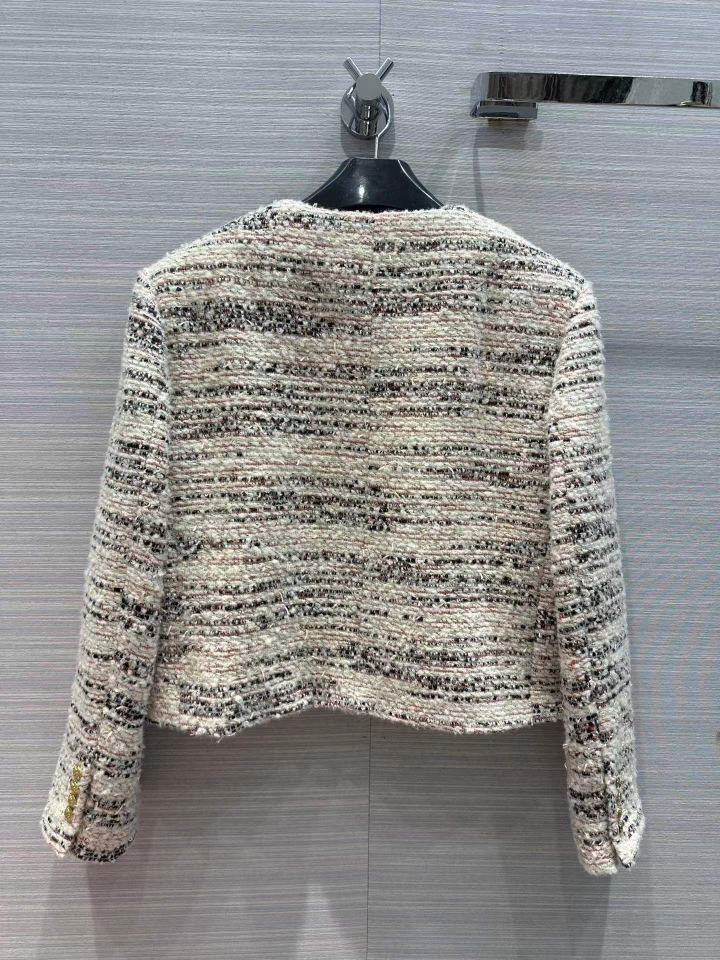 Milan Runway Coats 2023 New Spring Women' Jackets O Neck Long Sleeve Designer Brand Same Style Outerwear 0107-8, Contrast color2
Milan Runway Coats 2023 New Spring Women' Jackets O Neck Long Sleeve Designer Brand Same Style Outerwear 0107-8, Contrast color2
