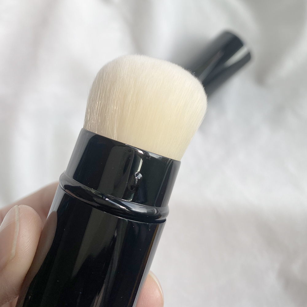Les Pinceaux RETRACTABLE KABUKI BRUSH N°108 - Portable Travel Powder Blush Bronzer Cosmetics Brush Tool