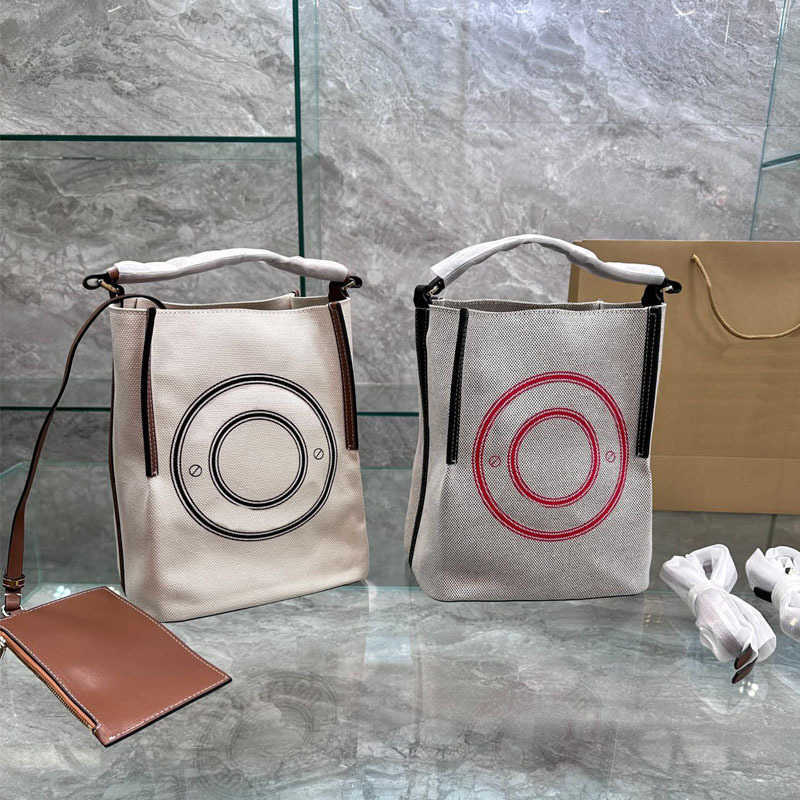 Drawstring Totes Designer bags Women Luxurys bucket Shoulder High quality canvas Crossbody casual Purses shopping handbags 230101, Style 3--21*25.5cm
Drawstring Totes Designer bags Women Luxurys bucket Shoulder High quality canvas Crossbody casual Purses shopping handbags 230101, Style 3--21*25.5cm