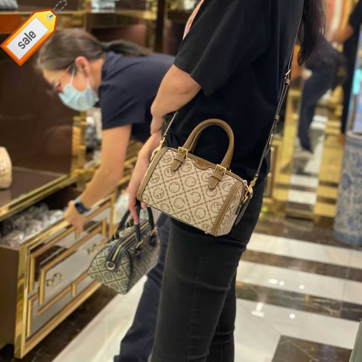 Brand Designer Tote Bag Shoulder Bags Crossbody Bag handbags 2023 New Women's Fashion Retro Texture Portable Boston Bag Gift Box Packaging Factory Direct Sales, Blue
Brand Designer Tote Bag Shoulder Bags Crossbody Bag handbags 2023 New Women's Fashion Retro Texture Portable Boston Bag Gift Box Packaging Factory Direct Sales, Blue