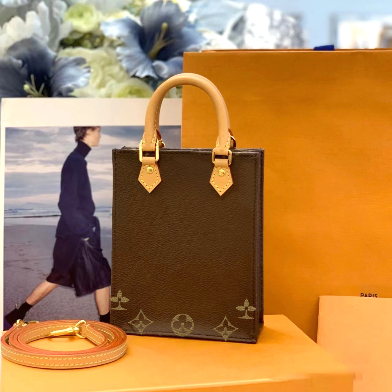M81295 fashion High quality tote Crossbody Bags small Handbags women's Genuine Leather PETIT SAC PLAT Shoulder Purse Luxury Designer men classic hobo clutch Handbag, Black embossed-white letter
M81295 fashion High quality tote Crossbody Bags small Handbags women's Genuine Leather PETIT SAC PLAT Shoulder Purse Luxury Designer men classic hobo clutch Handbag, Black embossed-white letter