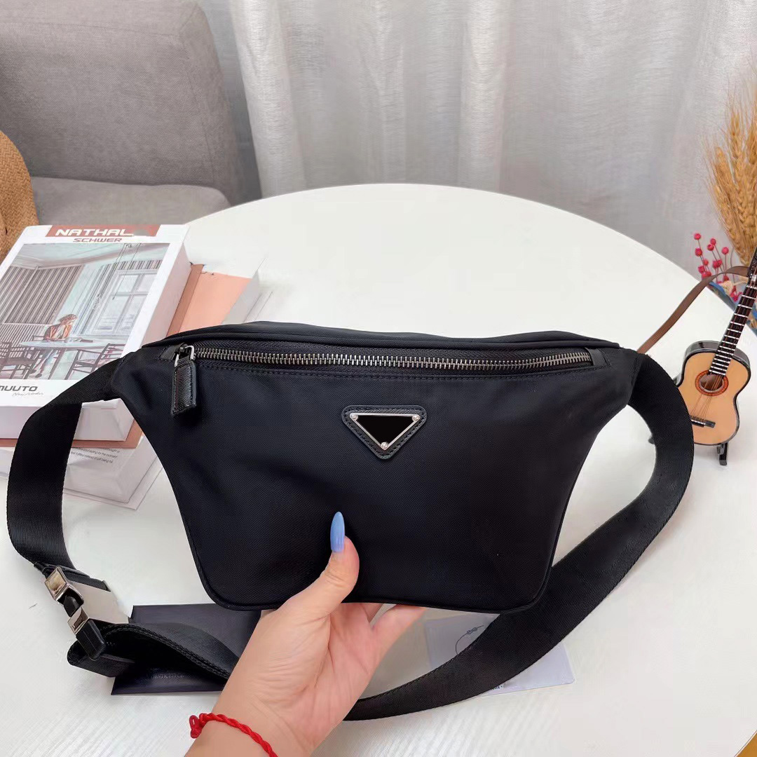 Designers fanny pack men women Waist Bags crossbody bumbag luxurys women bumbags Solid colour design fashion purse belt bag leisure travel wallet good nice, Black+box
Designers fanny pack men women Waist Bags crossbody bumbag luxurys women bumbags Solid colour design fashion purse belt bag leisure travel wallet good nice, Black+box