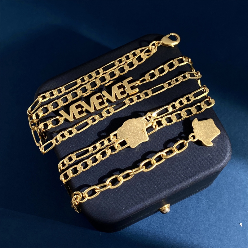 Fashion Womens Designer Necklace Good Quality Luxury Wedding Jewelry Necklaces V Big Head 18k Gold Designer Women Jewelrys
Fashion Womens Designer Necklace Good Quality Luxury Wedding Jewelry Necklaces V Big Head 18k Gold Designer Women Jewelrys